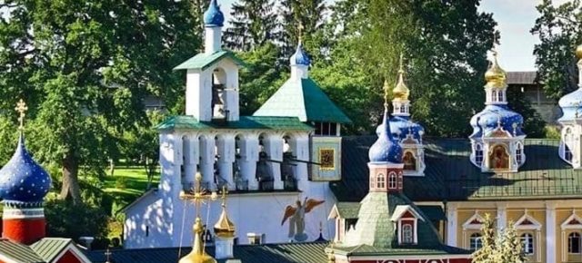 Псково-Печерский монастырь. Псков. 17 сентября,	1,15,29 октября.