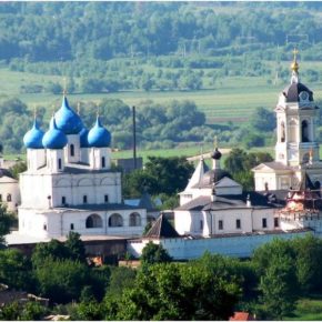 На праздник иконы Божией Матери «Неупиваемая Чаша» в Серпухов